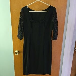 Elegant Black Lace Sleeve Dress